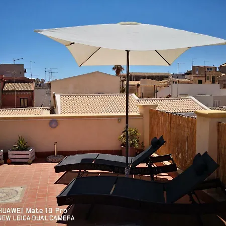 La Terrazza Sul Vicolo 3* Syrakuzy