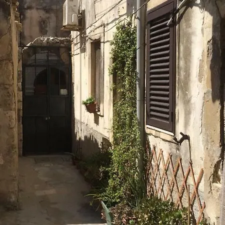 La Terrazza Sul Vicolo Bed & Breakfast